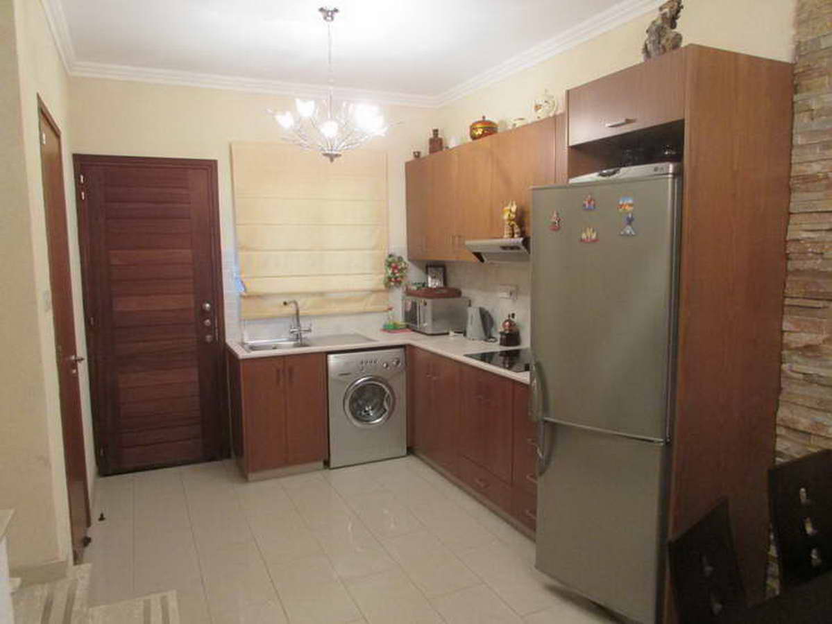 2 Bedrooms Maisonette For Rent, Limassol