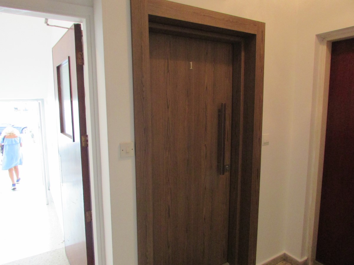 3 bedrooms ground floor Luxury Apartment for rent in Tourist Area.