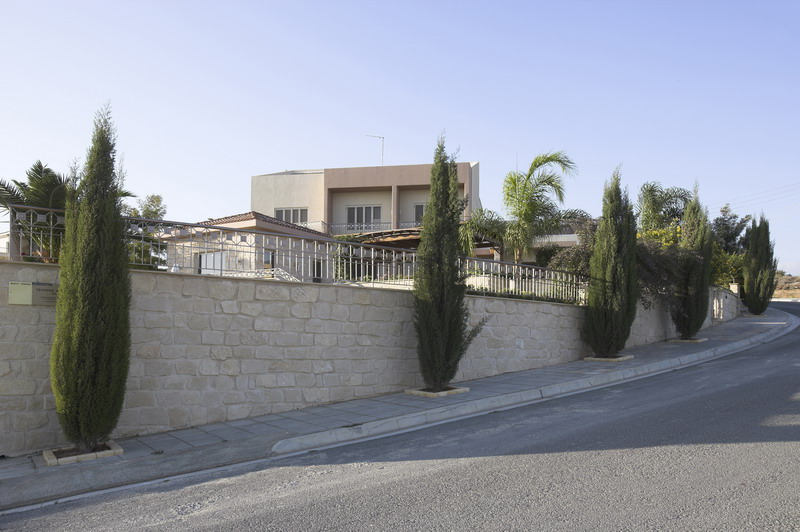 6 BEDROOMS VILLA-MESOVOUNIA LIMASSOL