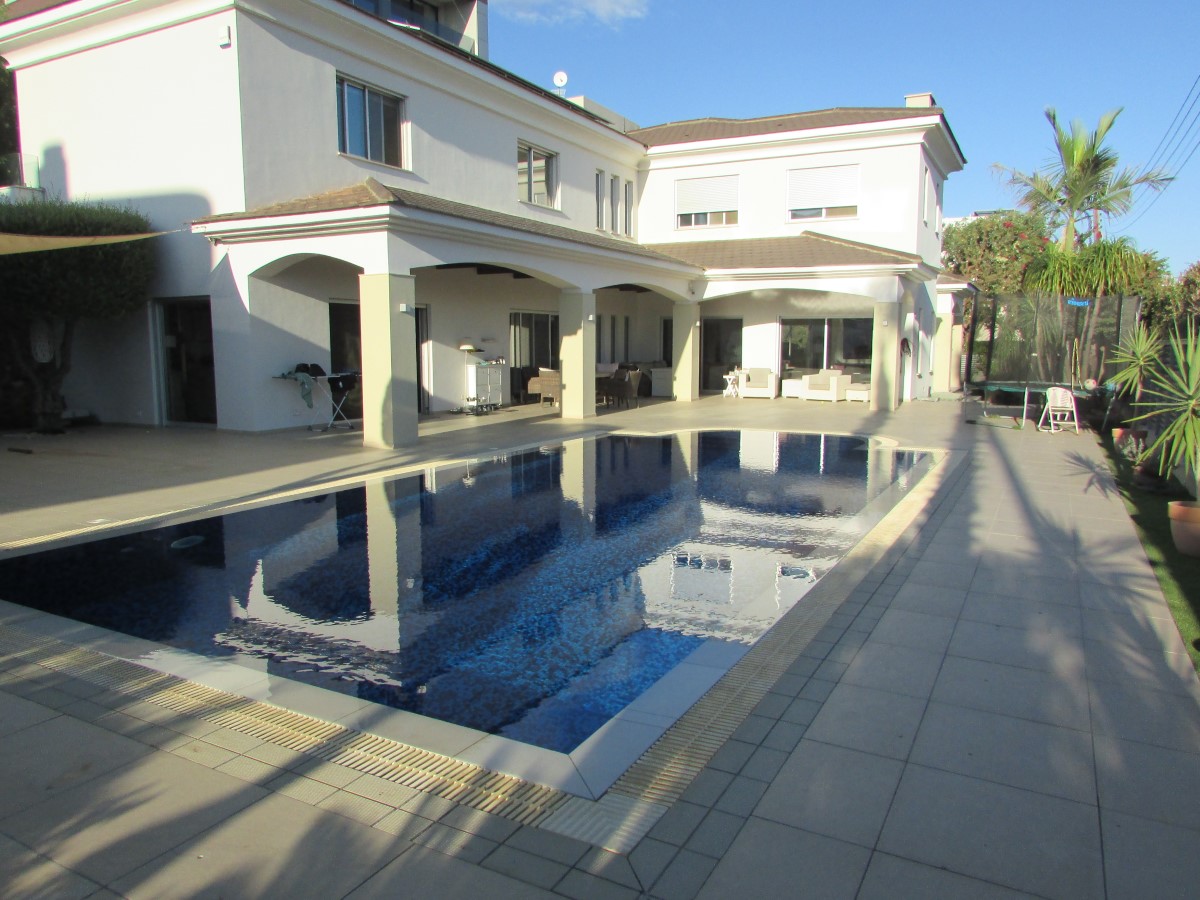 Enormous and imposing 4 plus 2 Bedroom Villa For Sale in Tourist Area Germasoyia.