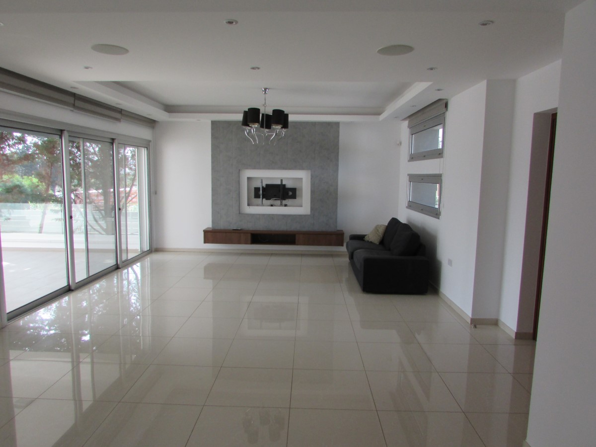 Exceptional Spacious and luxury Villa 4+1 Bedrooms For Rent Un-Furnished in Yermasoyia.