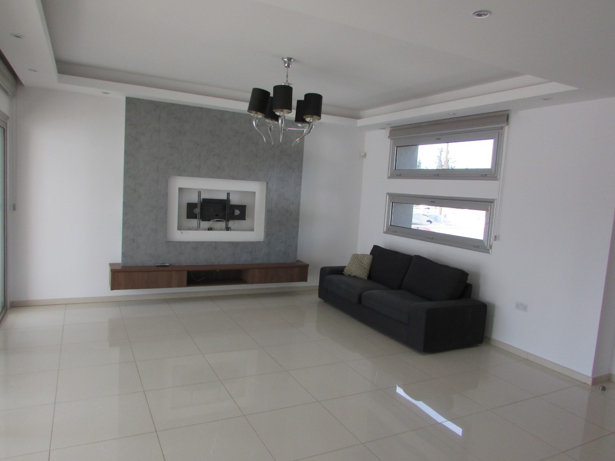 Exceptional Spacious and luxury Villa 4+1 Bedrooms For Rent Un-Furnished in Yermasoyia.