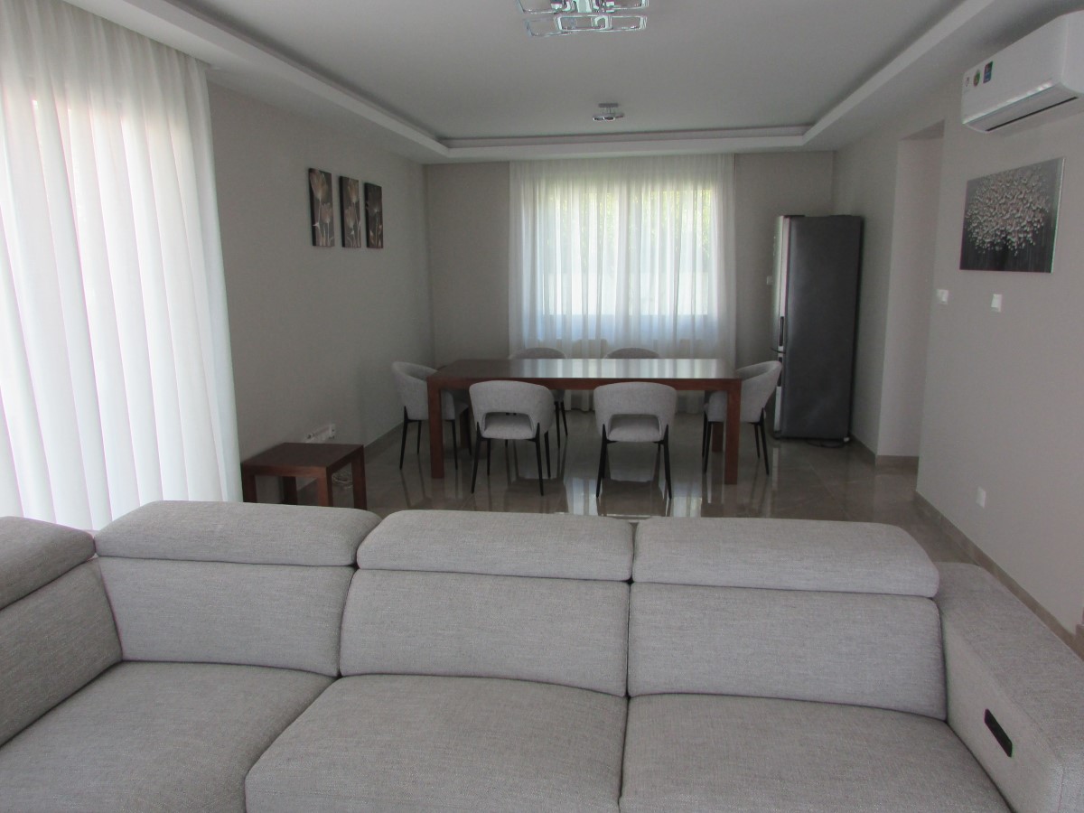 Luxury Detached 4 Bedroom House Fully Renovated and Furnished in Tourist Area Moutayiakas