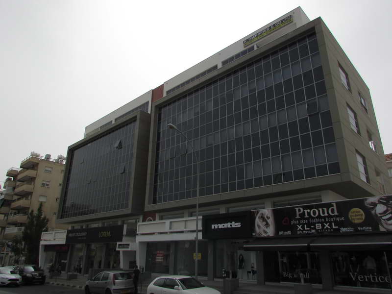 Luxury Office For Rent in Mesa Geitonia