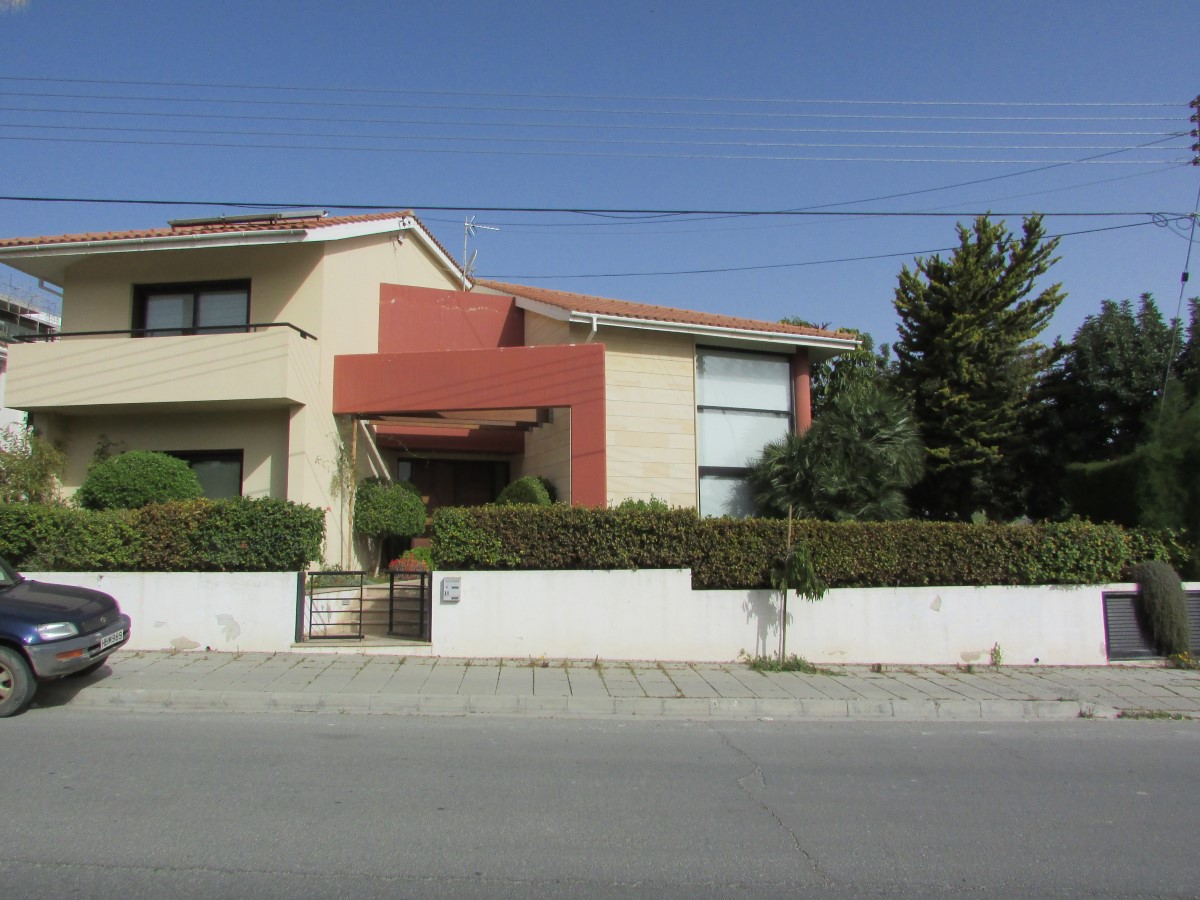 Spacious Detached 3+2 Bedroom House at Linoptra area