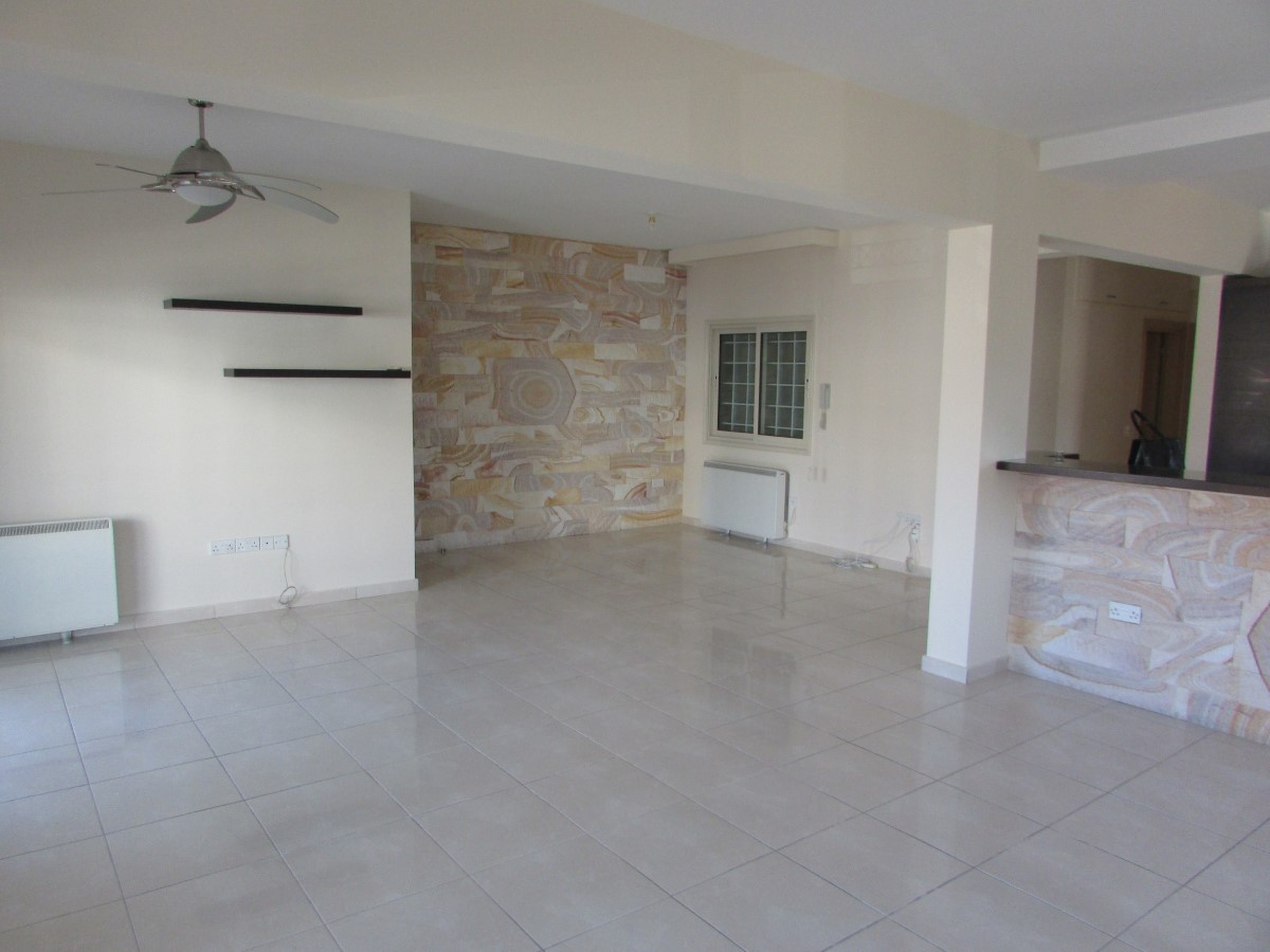 This Spacious and Well Maintained Three (3) Bedroom Apartment For Sale at Tsirion Area.