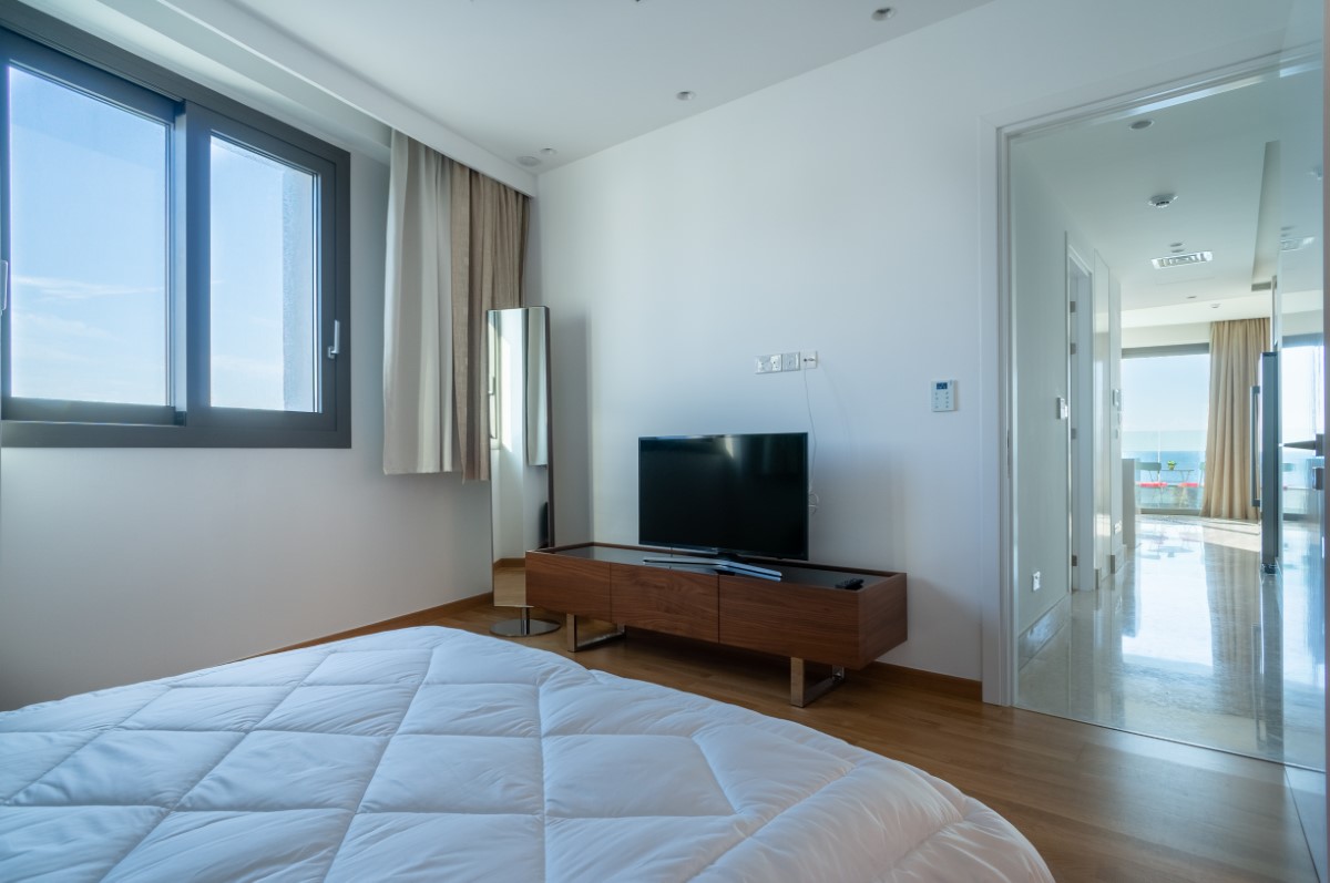 Two 2 Bedroom Luxury and Modern Apartment With Full Sea View in Tourist Area Moutayiaka For Sale.