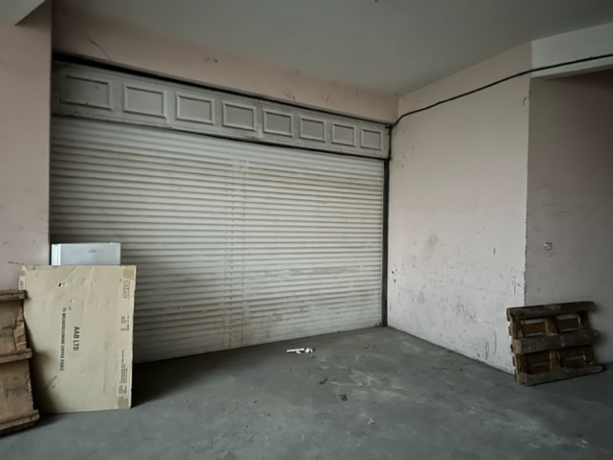 Warehouse For Rent Near New Port.