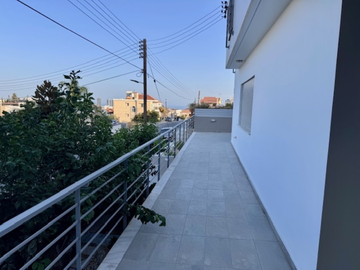 Well Maintained Five Bedroom Villa For Sale in Germasoyeia.