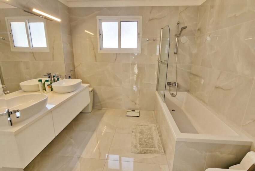 2335 BATHROOM
