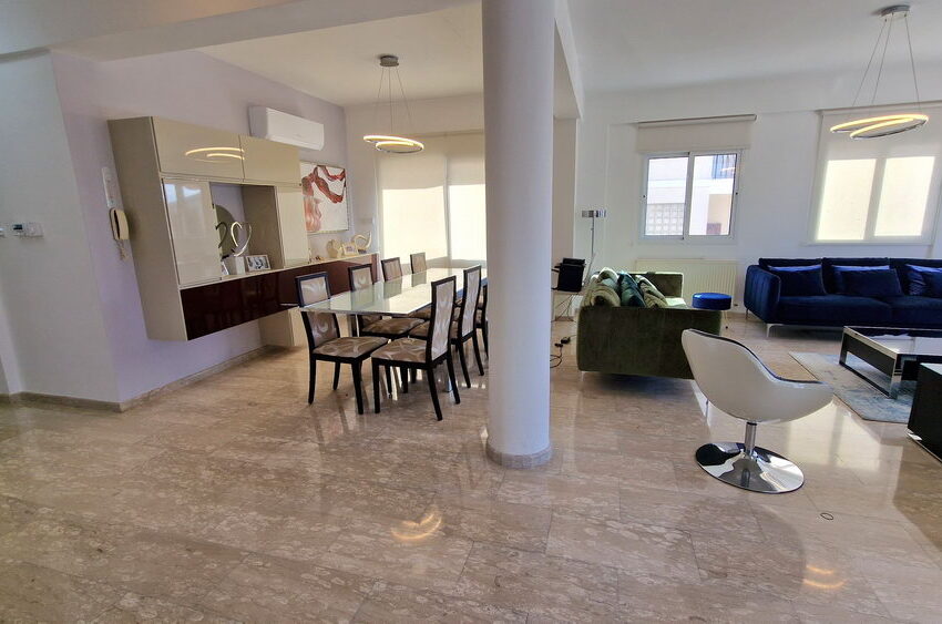 2335 a DINNING AREA 20230215_103245