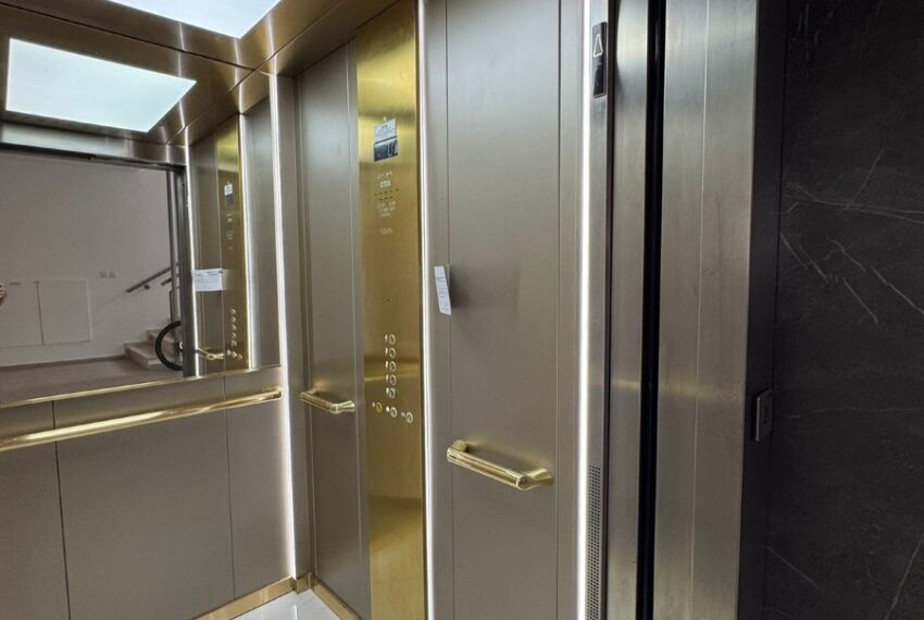 PHOTO-2025-12-12-11-00-54 (12) (Custom)